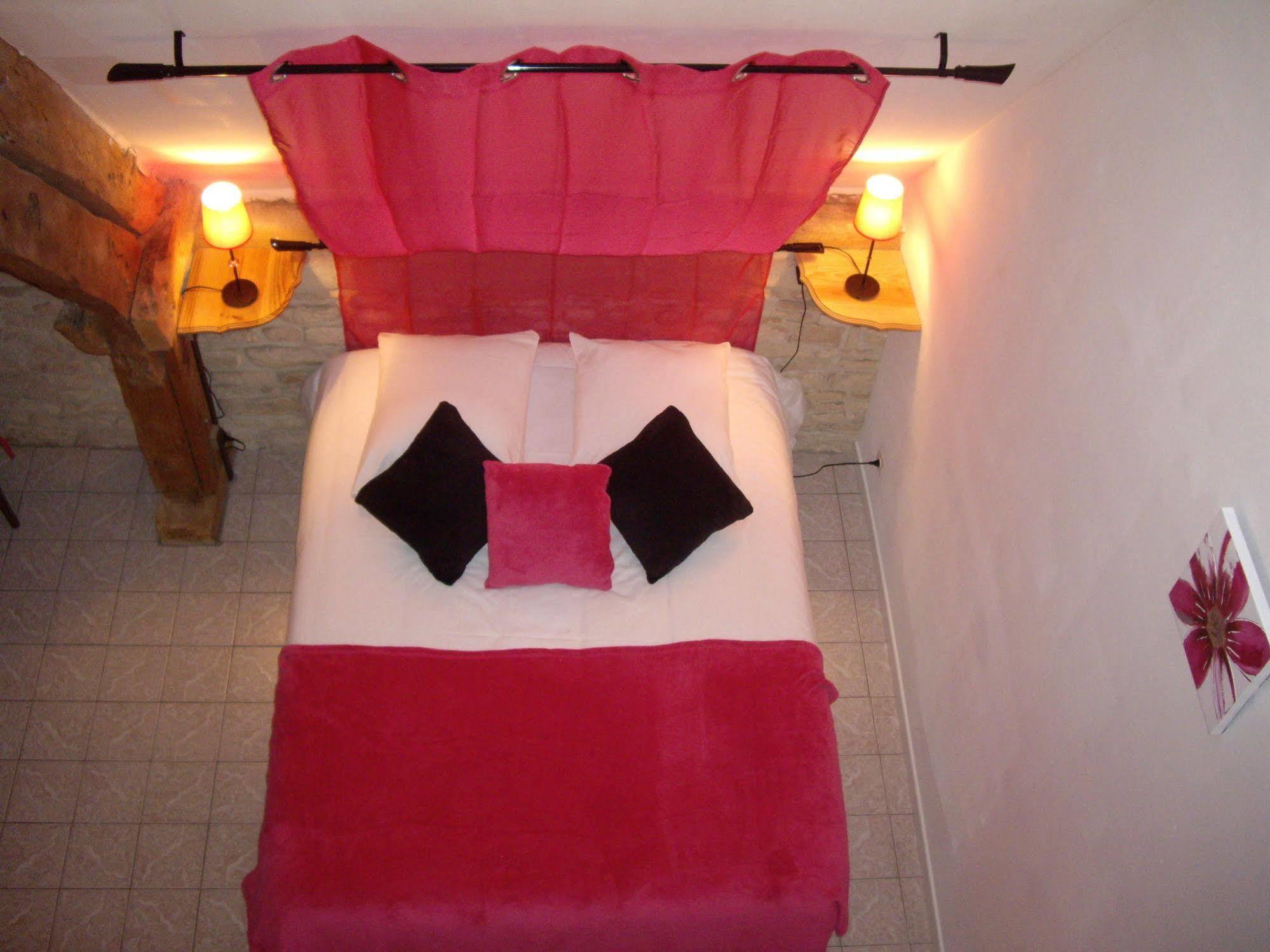 Auberge De La Luzerne Bernieres-sur-Mer Ngoại thất bức ảnh